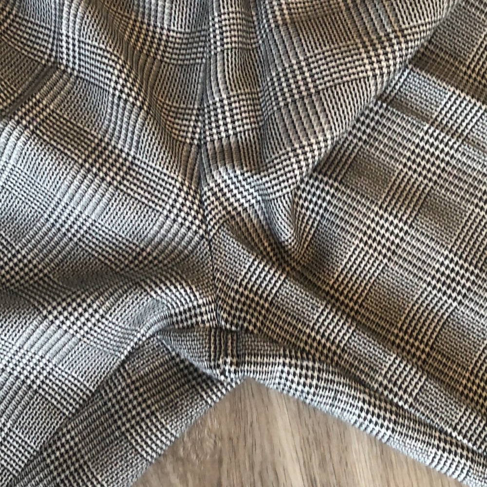 2-piece suit - Picture 8 of 10